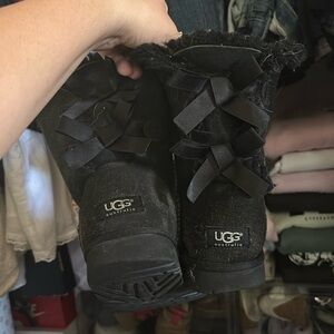 Ugg Women’s Black Boot with bow detail 7